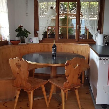 Traumhaftes Chalet Mit Seesicht Krattigen Екстер'єр фото