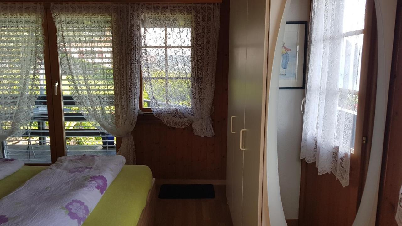Traumhaftes Chalet Mit Seesicht Krattigen Екстер'єр фото