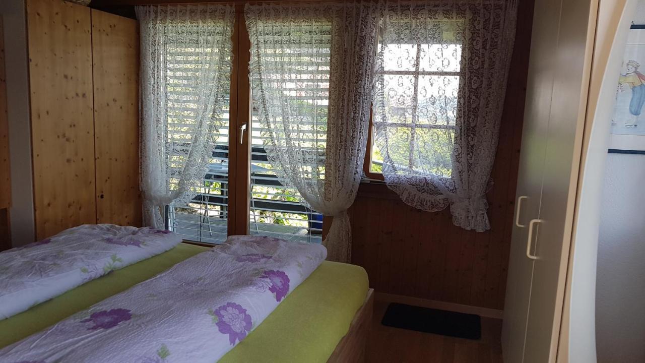 Traumhaftes Chalet Mit Seesicht Krattigen Екстер'єр фото