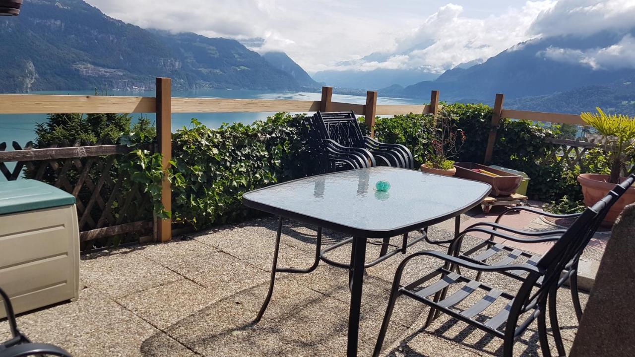 Traumhaftes Chalet Mit Seesicht Krattigen Екстер'єр фото