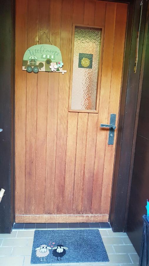 Traumhaftes Chalet Mit Seesicht Krattigen Екстер'єр фото