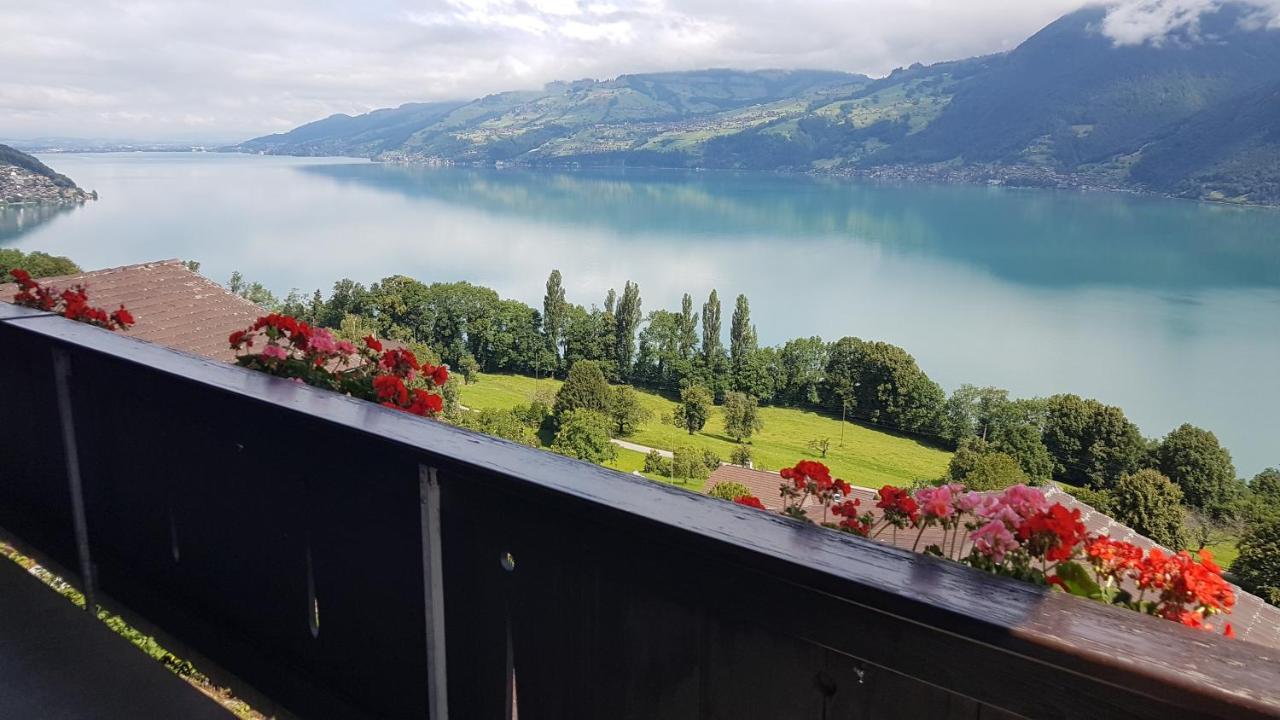 Traumhaftes Chalet Mit Seesicht Krattigen Екстер'єр фото