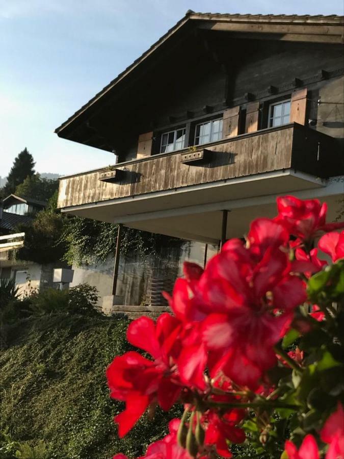 Traumhaftes Chalet Mit Seesicht Krattigen Екстер'єр фото